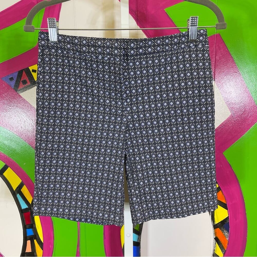 Mario Serrani Italy, Shorts. Size 4. Blue Print. In excellent condition!